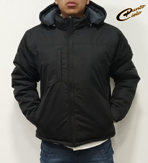 CHAMARRA DE VARON: impermeable, capucha desmontable, reguladores en la capucha y chamarra