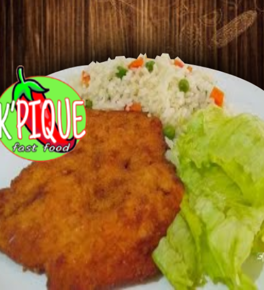 MILANESA ESPECIAL: Arroz, papas fritas, postre frito, ensalada (lechuga, cosida: zanahoria y choclo) y su milanesa de pollo.